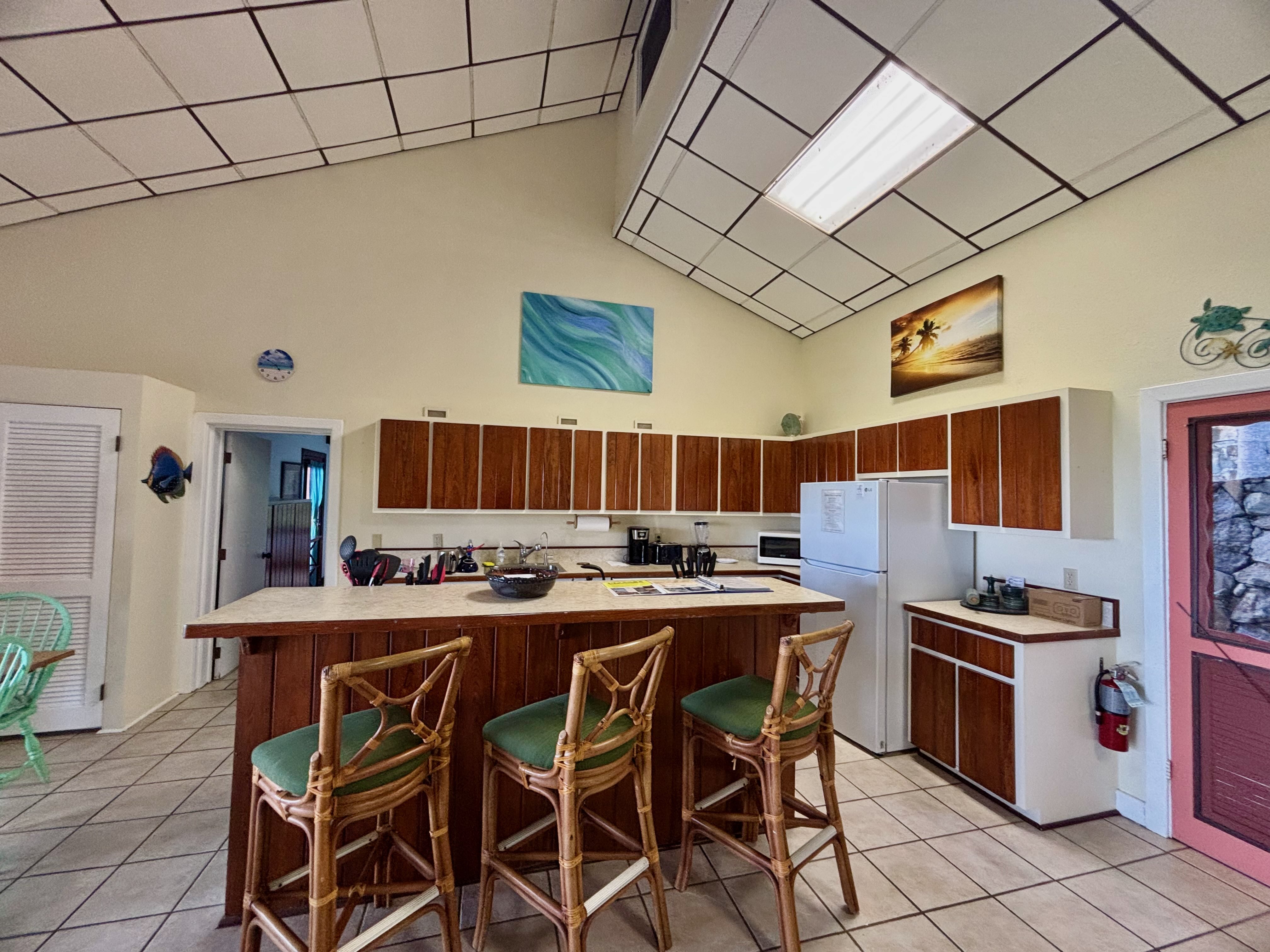  image here  publ2image2 Satinwood kitchen 2.jpg